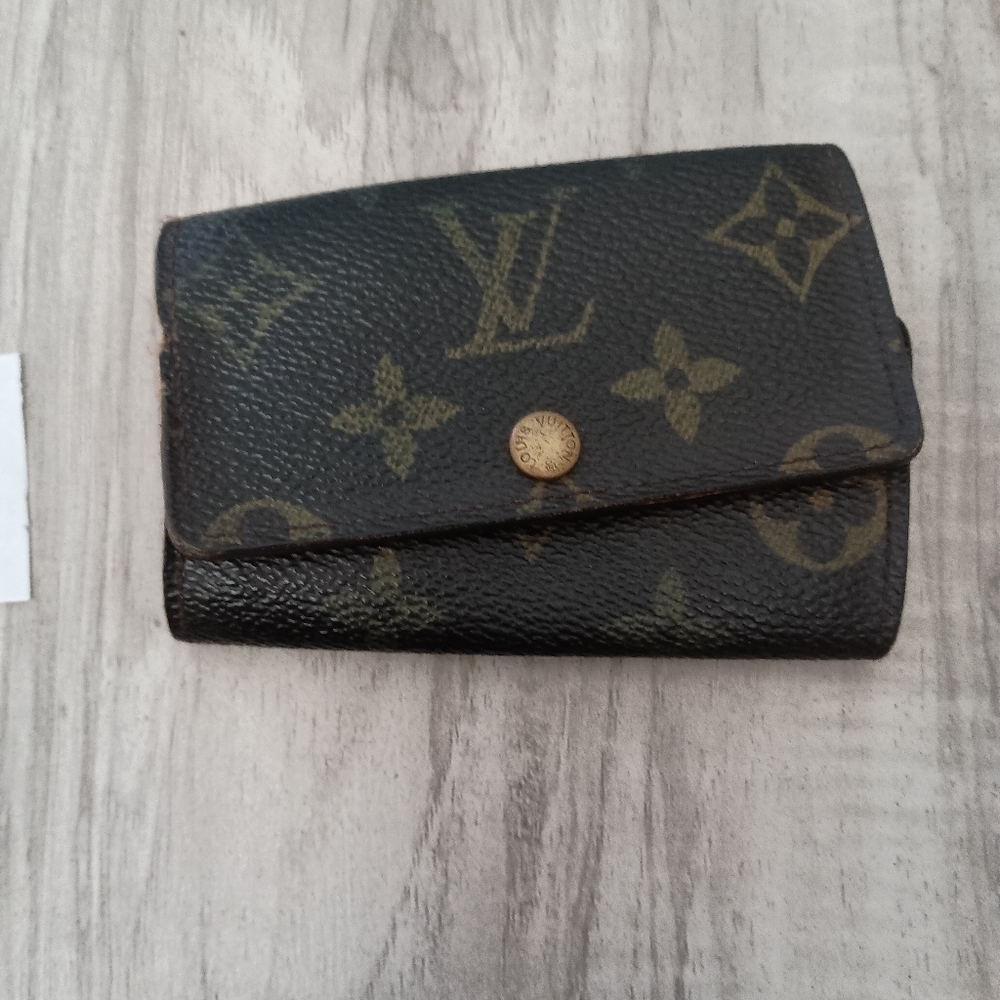 Louis Vuitton monogram 4 ring key holder /pouch /case /keychain
